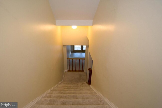 Building Photo - 5339 Buxton Ct