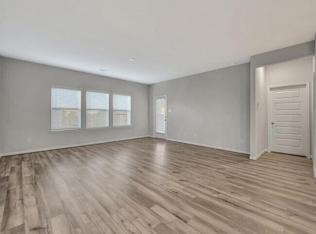 Building Photo - 216 Cresta Cv Ct