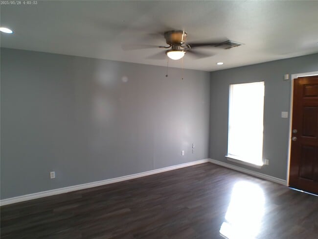 Building Photo - 10133 Teneha Dr