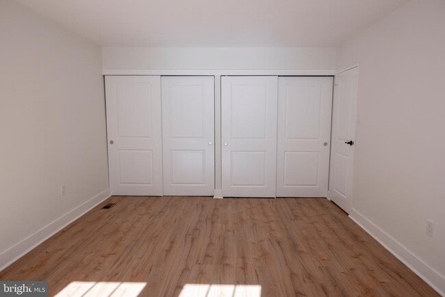 Building Photo - 2201 Strahle St