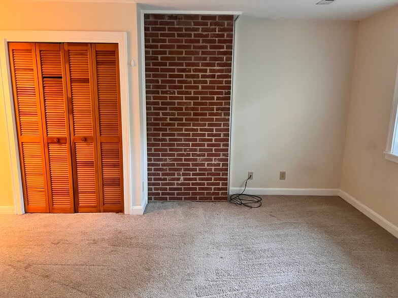 Building Photo - 407 McCauley St