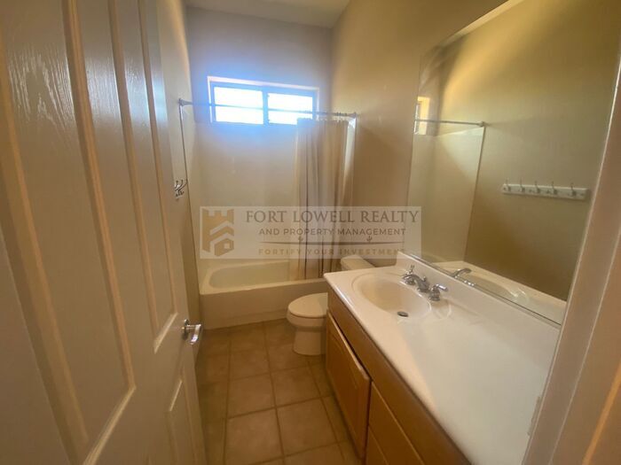 Building Photo - 31108 N 72nd Pl