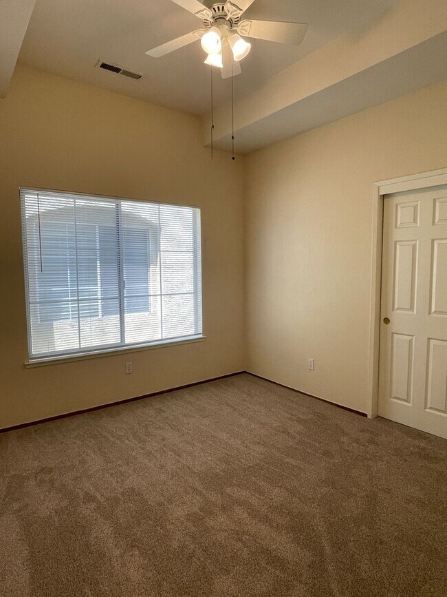 Building Photo - 16682 San Benito Dr