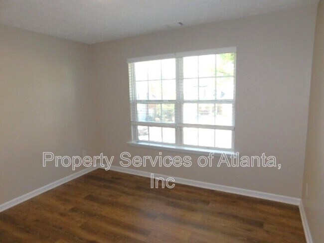 Building Photo - 1834 Stephens Pond View