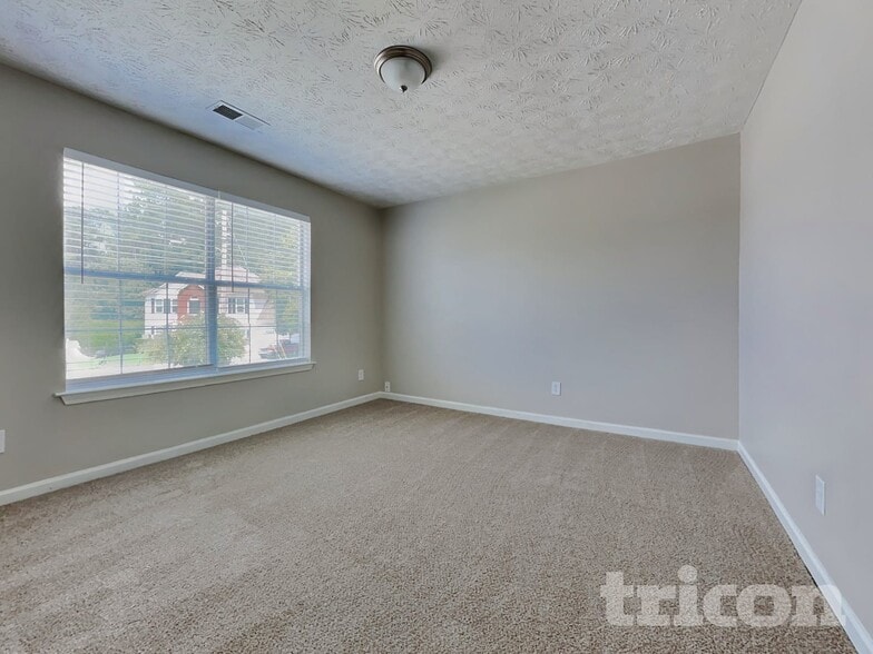 Building Photo - 1621 Smithson Dr