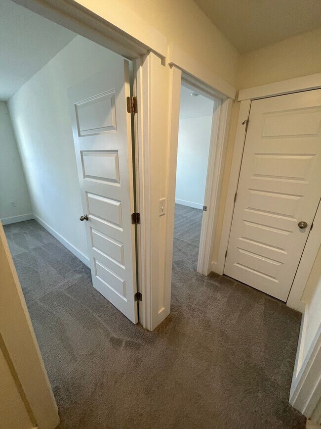 Building Photo - Charming 4 Bedroom Home Located In Cary