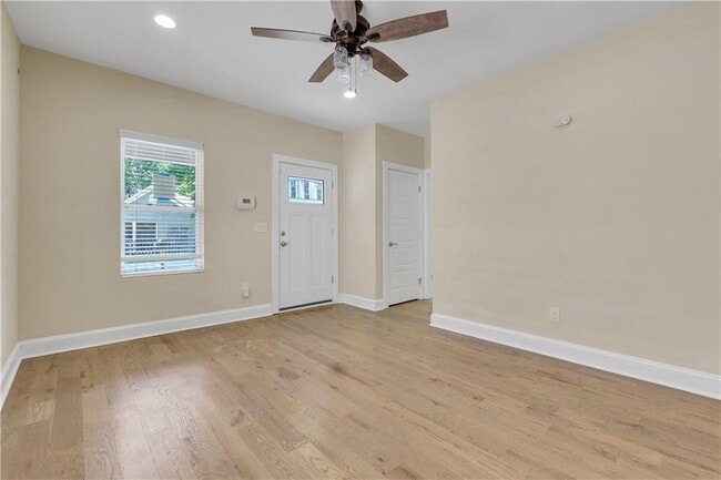 Building Photo - 998 Mayson Turner Rd NW