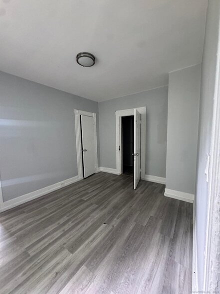 Building Photo - 103 Caroline St