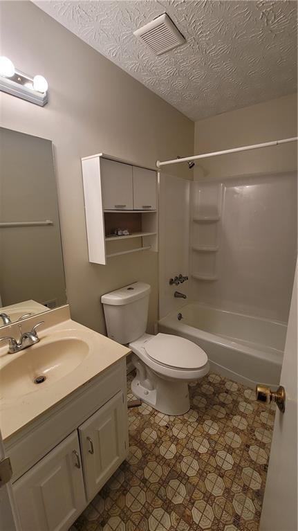 Building Photo - 4621 Kings Crossing Dr NE