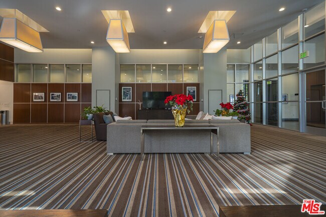 Building Photo - 801 S Grand Ave