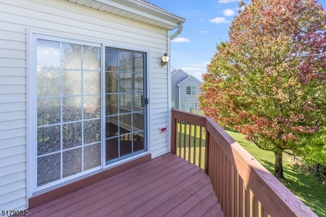 Building Photo - 135 Winding Hill Dr