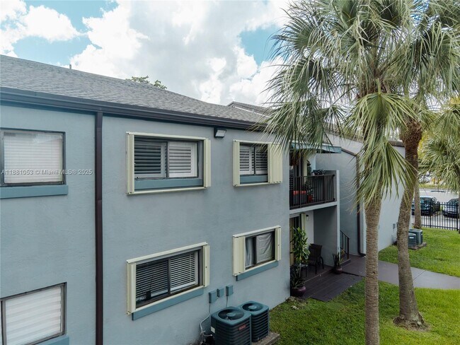 Building Photo - 7429 SW 152nd Ave