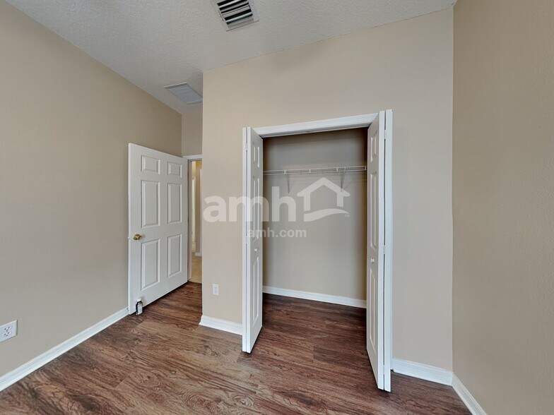 Building Photo - 7529 Dragon Fly Loop