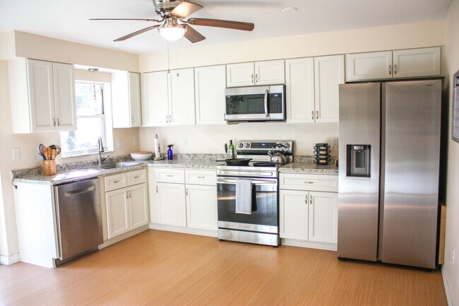 Building Photo - 20732 SW Marine Blvd