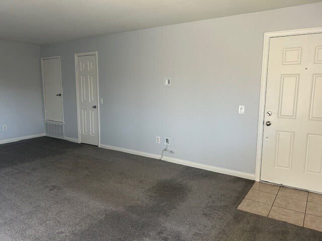 Building Photo - 1586 Border Ave