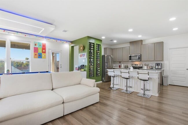 Building Photo - 102 Whitney Dr