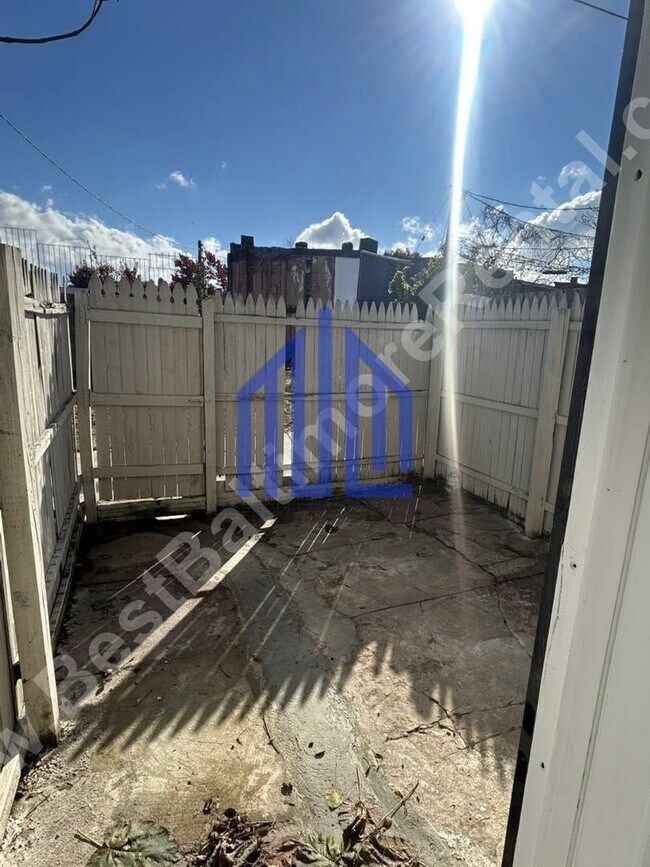 Building Photo - 1807 Ramsay St