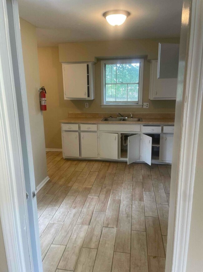 Building Photo - 4 Success Realty is now offering this 3 be...