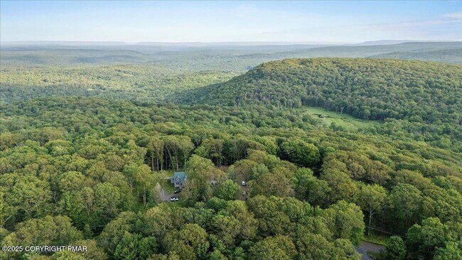 Building Photo - 4426 Skyline Dr