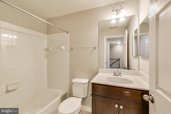 Building Photo - 645 Diamondback Dr