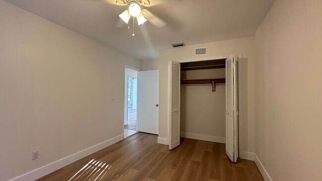 Building Photo - 935 Shriver Cir