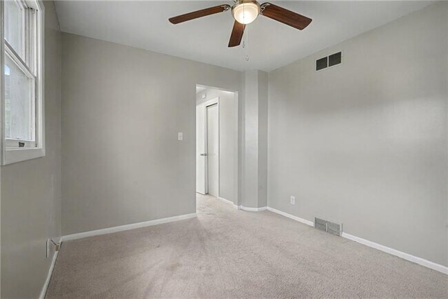 Building Photo - 841 E Lutton St