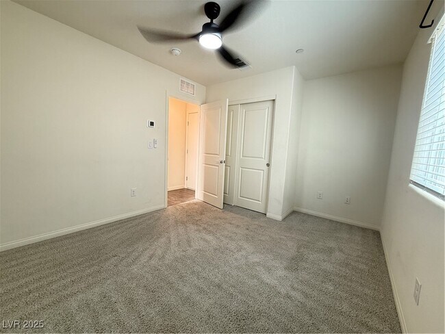Building Photo - 2662 Champagne Gold Ave