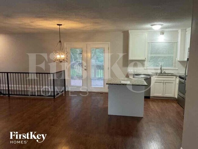 Building Photo - 901 Rich Rd