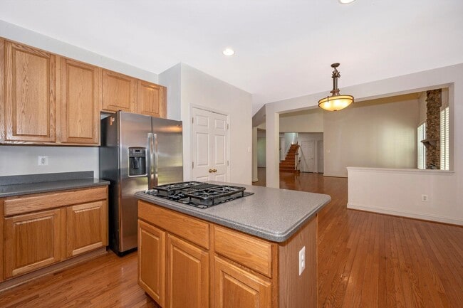 Building Photo - *Open House* 6/20 12-1 PM *