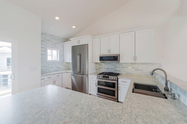 Building Photo - Beautiful Hermosa Beach Townhome Rental!