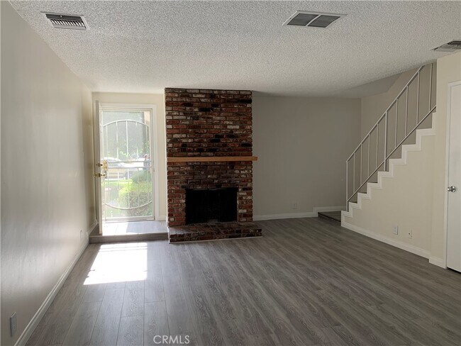 Building Photo - 656 Lemar Park Dr