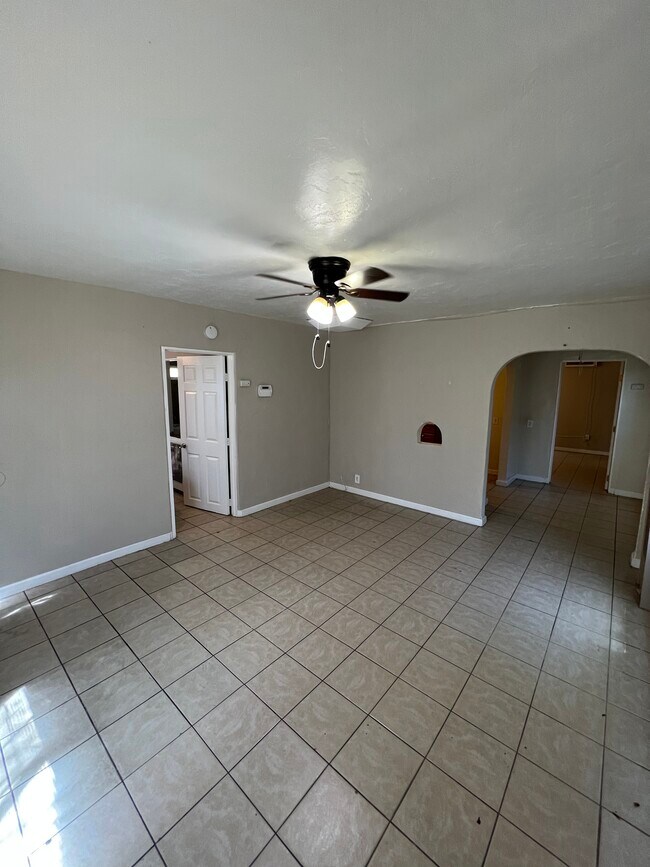 Large living room - 2403 N Inyo St