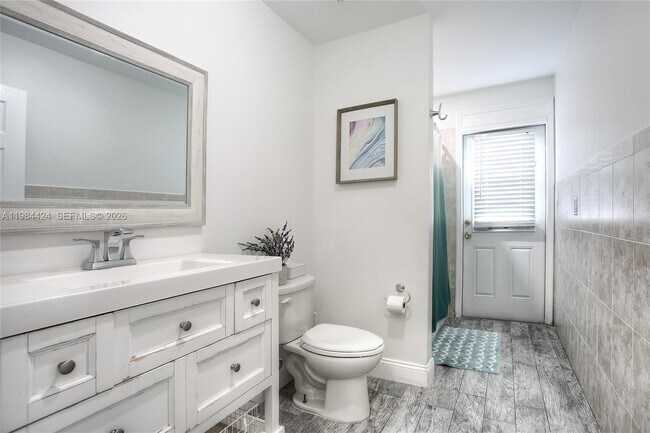 Building Photo - 15831 SW 139th Pl