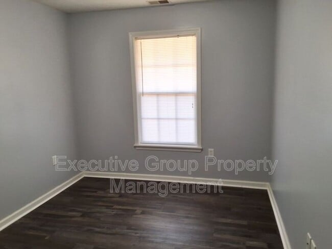 Building Photo - 103 Hurstfield Dr