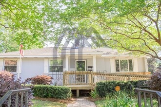 Building Photo - 135 E Derenne Ave