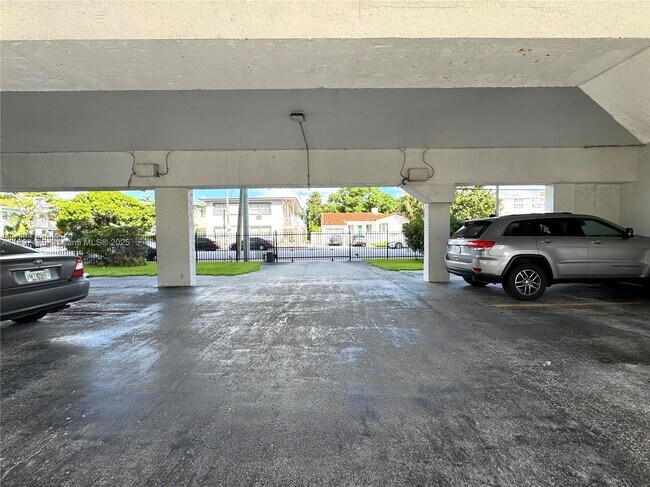 Building Photo - 7850 Byron Ave
