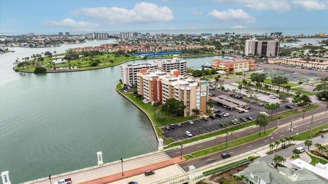 Building Photo - 450 Treasure Island Causeway