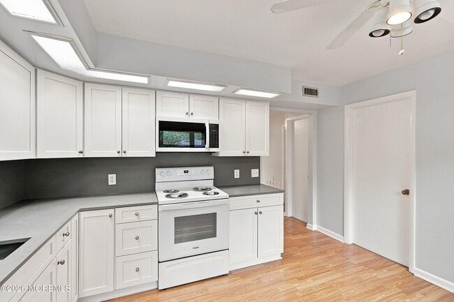 Building Photo - 1334 Sabrina Ct