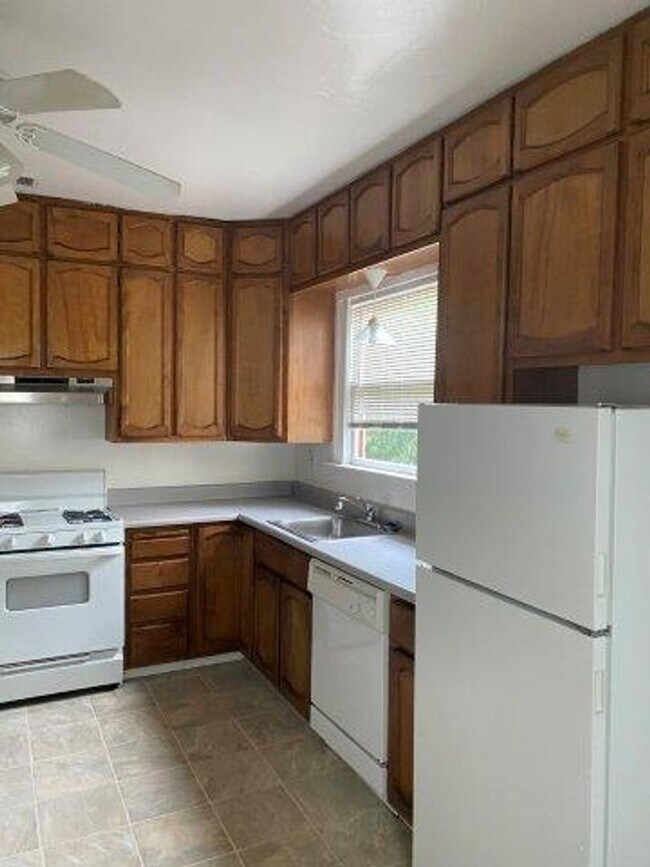 Building Photo - 325 Ohio St