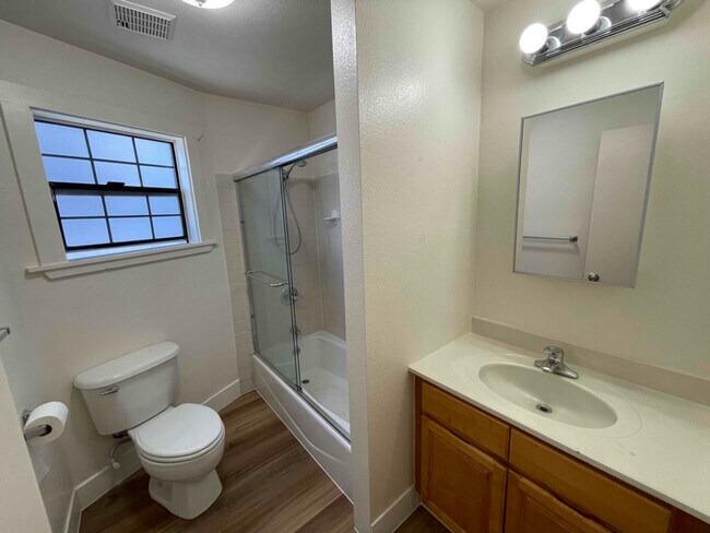 Building Photo - 680 W MacArthur Blvd