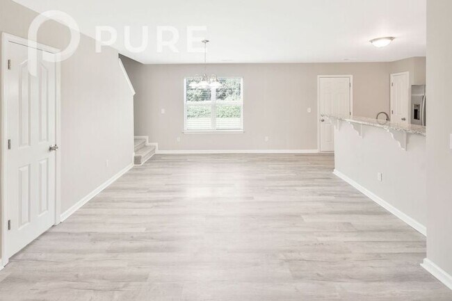 Building Photo - 4645 Esmeralda Drive