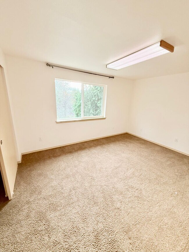 Building Photo - Beautiful house in Maple View Meadows.