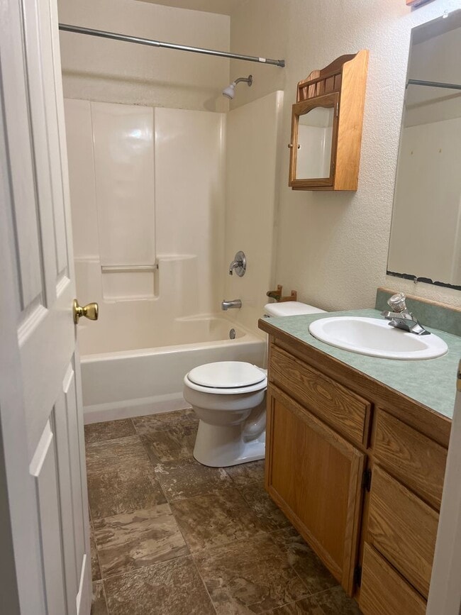 Building Photo - 1493 Larissa Cir