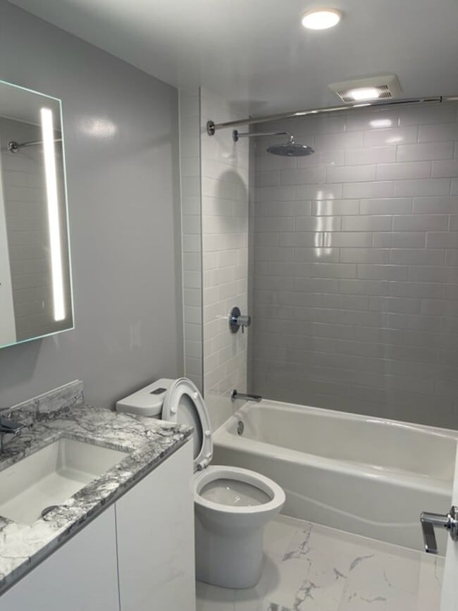 Building Photo - Aalii High Floor 1 bedrrom, 1 bath, 1 parking