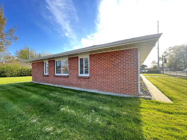 Building Photo - 3326 W Nez Perce St