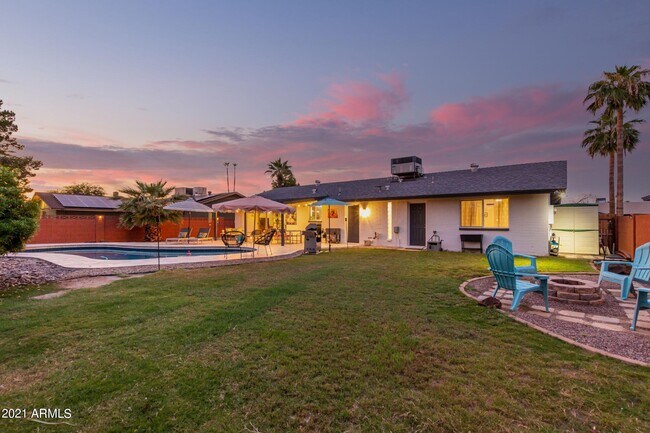 Building Photo - 3809 W Cholla St