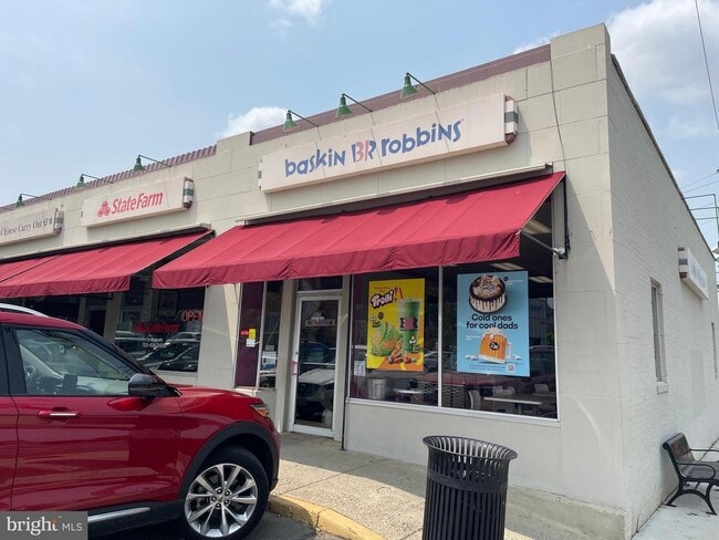 Building Photo - 1605 W Braddock Rd
