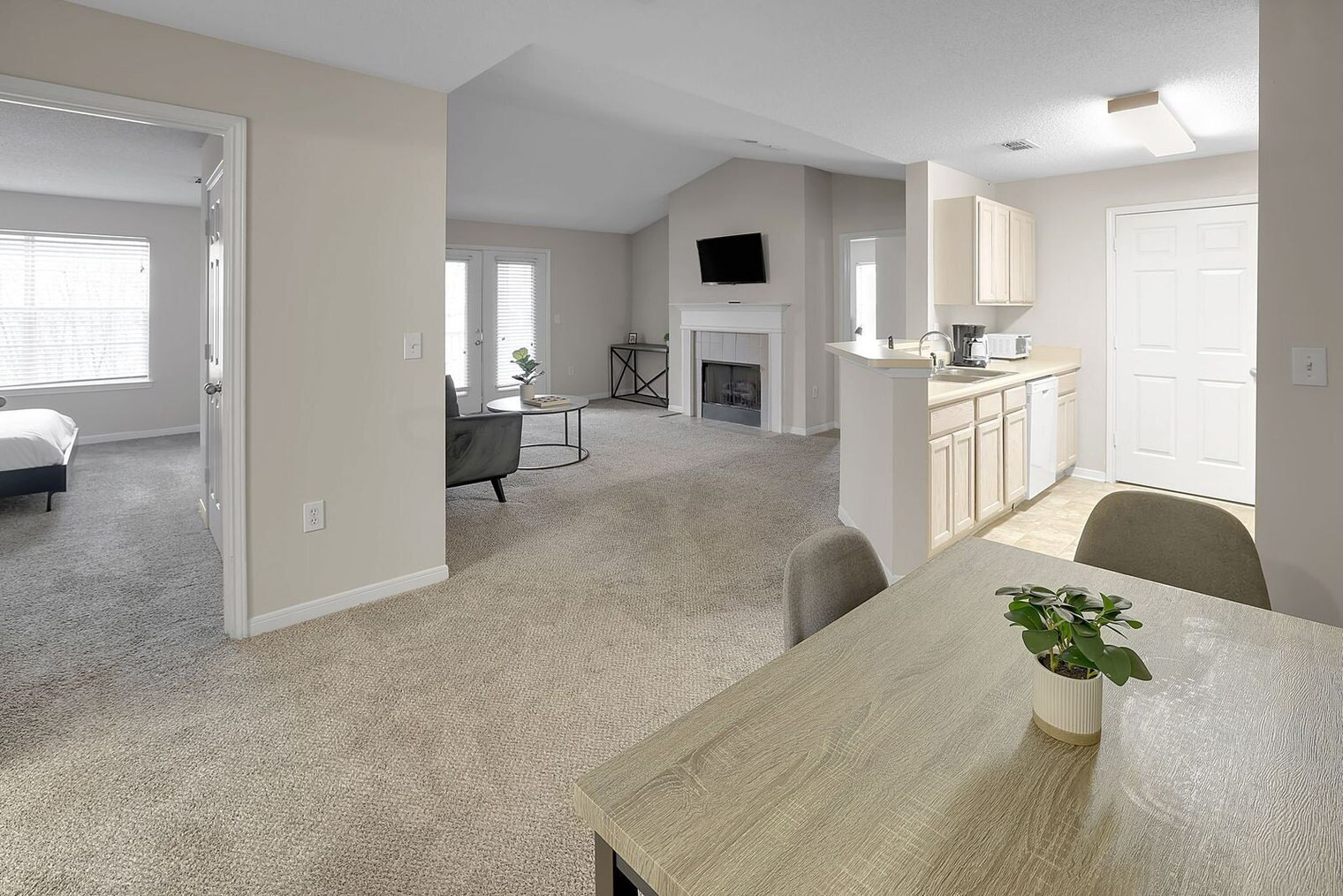 Building Photo - 2805 Wildwood Crossings Dr