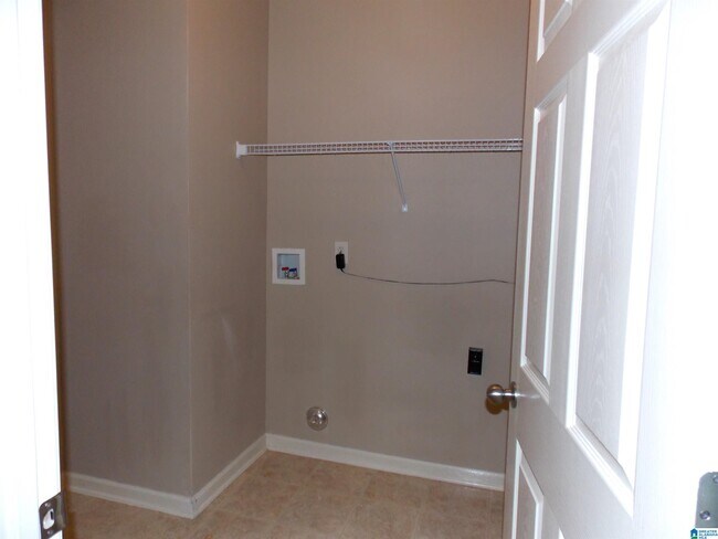 Building Photo - 1004 Medinah Dr