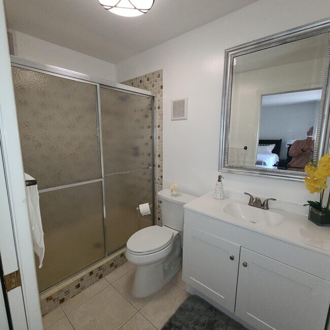 Building Photo - 5220 Las Verdes Cir